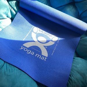 Gently used yoga mat clean and smoke free